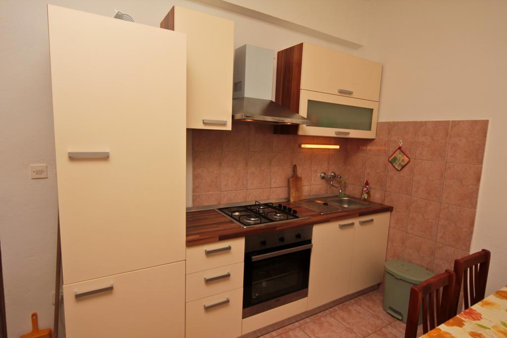 Apartments Toni Two Igrane Exterior photo