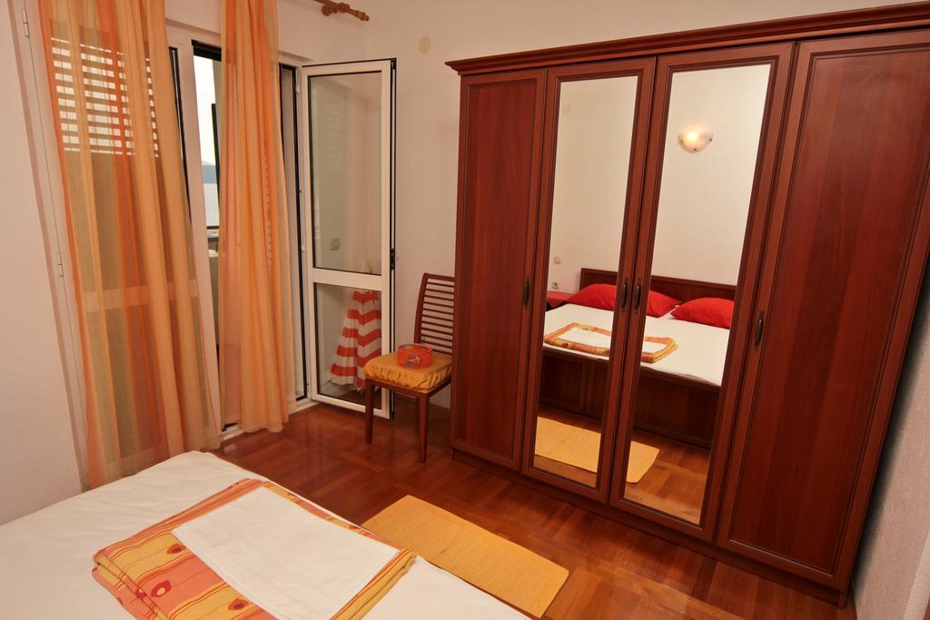 Apartments Toni Two Igrane Exterior photo